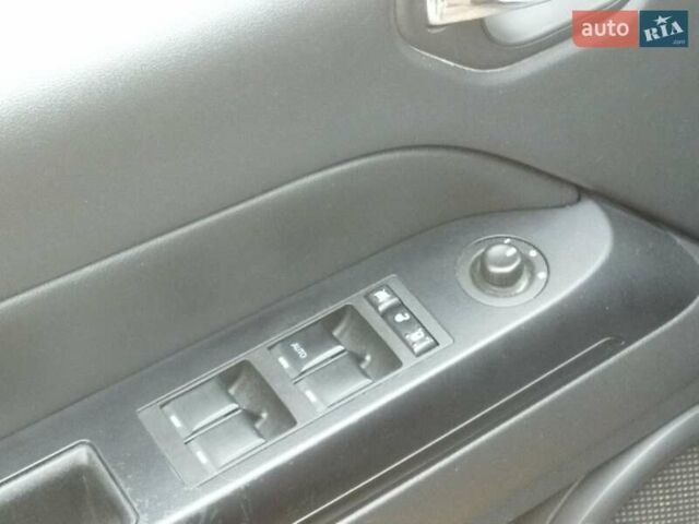 Синий Джип Компас, объемом двигателя 2.4 л и пробегом 205 тыс. км за 12500 $, фото 10 на Automoto.ua