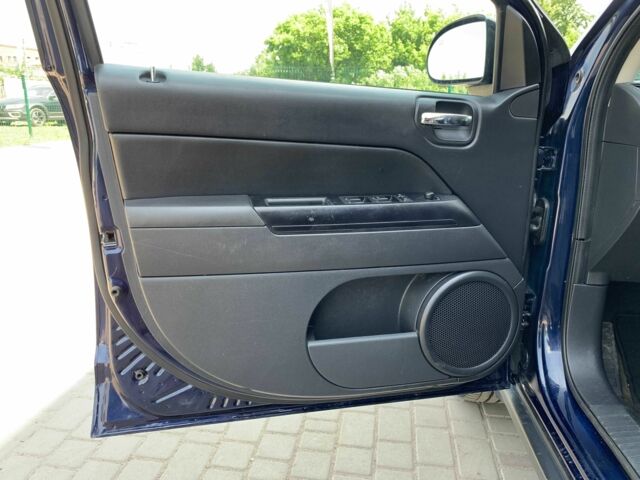 Синій Джип Compass, об'ємом двигуна 2.4 л та пробігом 207 тис. км за 9999 $, фото 6 на Automoto.ua