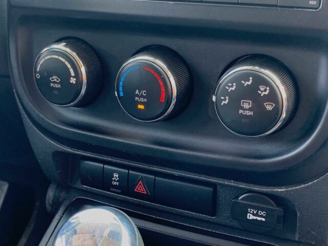 Синій Джип Compass, об'ємом двигуна 2.4 л та пробігом 207 тис. км за 9999 $, фото 13 на Automoto.ua