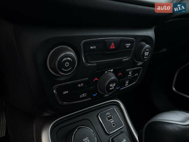 Синій Джип Compass, об'ємом двигуна 2.4 л та пробігом 115 тис. км за 13400 $, фото 17 на Automoto.ua