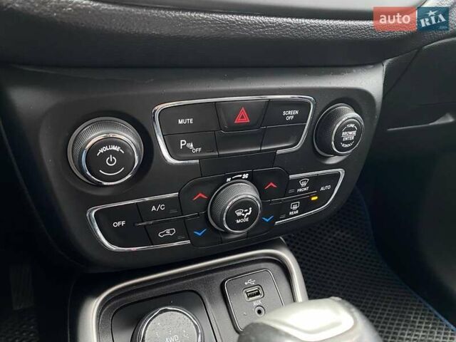 Джип Compass 2017 у Львові на Automoto.ua Синій Джип Compass, об'ємом двигуна 2.36 л та пробігом 117 тис. км за 15800 $, фото 18 на Automoto.ua