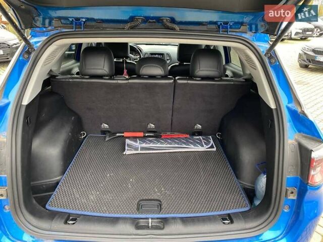 Джип Compass 2017 у Львові на Automoto.ua Синій Джип Compass, об'ємом двигуна 2.36 л та пробігом 117 тис. км за 15800 $, фото 28 на Automoto.ua