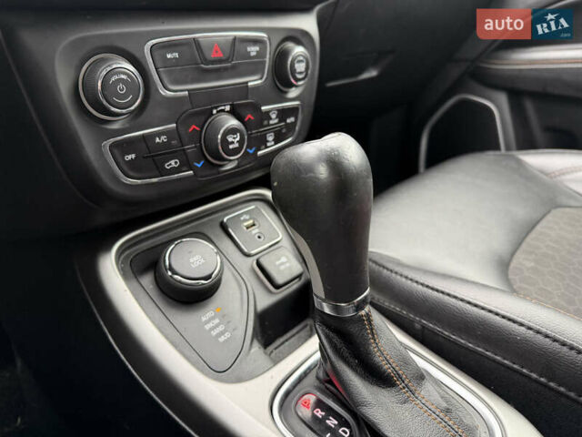 Синий Джип Компас, объемом двигателя 2.4 л и пробегом 150 тыс. км за 9999 $, фото 21 на Automoto.ua