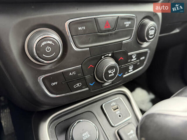 Синий Джип Компас, объемом двигателя 2.4 л и пробегом 150 тыс. км за 9999 $, фото 22 на Automoto.ua