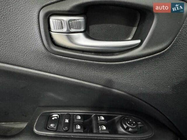 Джип Компас 2018 в Киеве на Automoto.ua Синий Джип Компас, объемом двигателя 2.4 л и пробегом 147 тыс. км за 12990 $, фото 16 на Automoto.ua