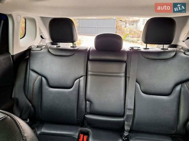 Джип Compass 2019 у Львові на Automoto.ua Синій Джип Compass, об'ємом двигуна 2.36 л та пробігом 104 тис. км за 16900 $, фото 15 на Automoto.ua