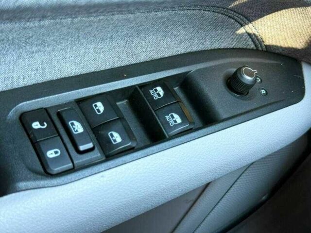 Синій Джип Compass, об'ємом двигуна 2.4 л та пробігом 78 тис. км за 4900 $, фото 6 на Automoto.ua