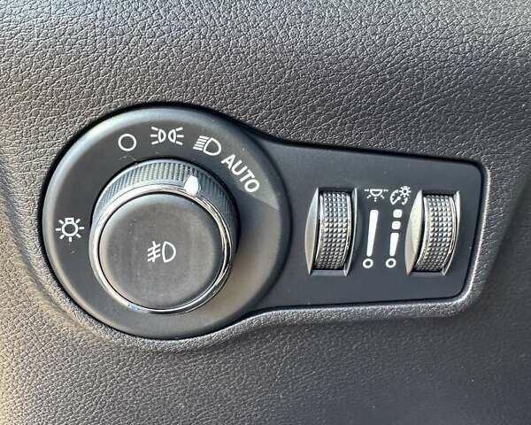 Синій Джип Compass, об'ємом двигуна 2 л та пробігом 82 тис. км за 19999 $, фото 35 на Automoto.ua