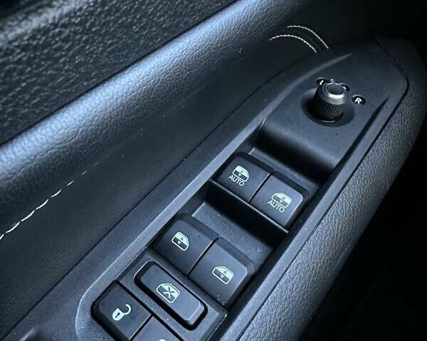 Синий Джип Компас, объемом двигателя 2 л и пробегом 82 тыс. км за 19999 $, фото 34 на Automoto.ua