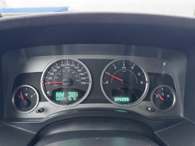 Зеленый Джип Компас, объемом двигателя 2 л и пробегом 305 тыс. км за 4499 $, фото 10 на Automoto.ua