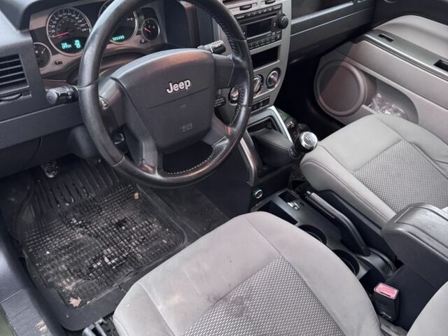 Зеленый Джип Компас, объемом двигателя 2 л и пробегом 305 тыс. км за 4499 $, фото 8 на Automoto.ua