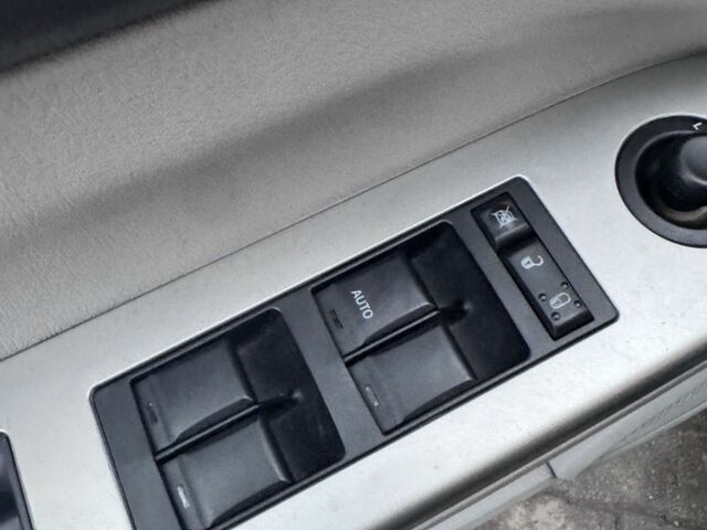 Зеленый Джип Компас, объемом двигателя 2 л и пробегом 305 тыс. км за 4499 $, фото 14 на Automoto.ua