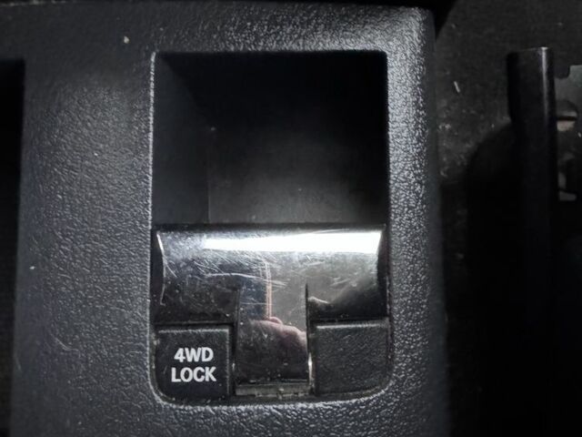 Зеленый Джип Компас, объемом двигателя 2 л и пробегом 305 тыс. км за 4499 $, фото 13 на Automoto.ua