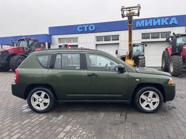 Зеленый Джип Компас, объемом двигателя 2 л и пробегом 305 тыс. км за 4499 $, фото 3 на Automoto.ua