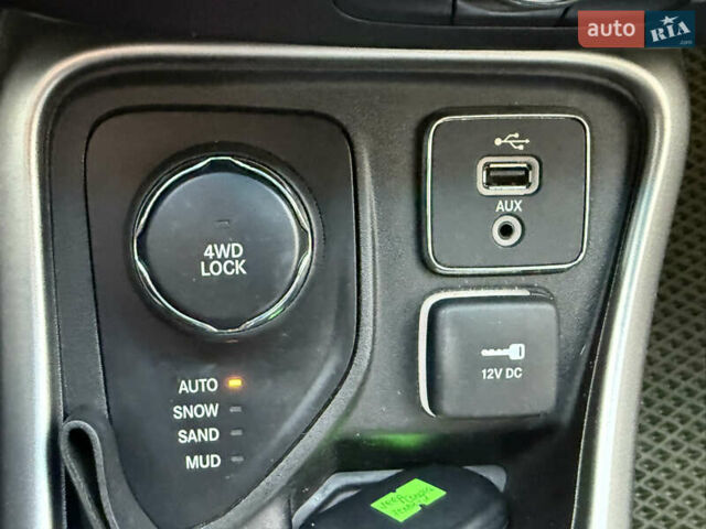 Зелений Джип Compass, об'ємом двигуна 2.4 л та пробігом 93 тис. км за 14300 $, фото 50 на Automoto.ua