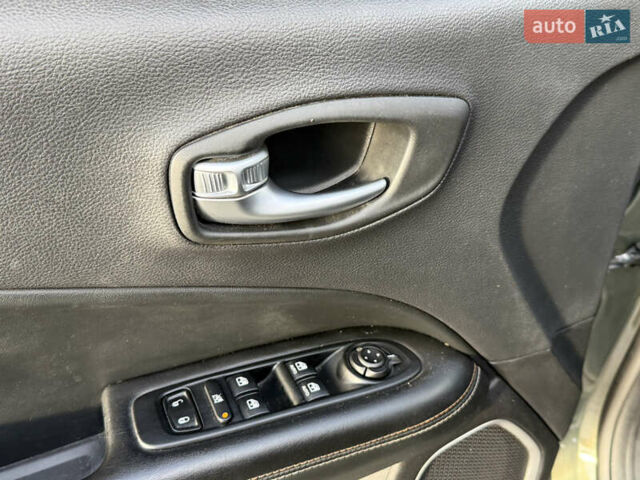 Зелений Джип Compass, об'ємом двигуна 2.4 л та пробігом 93 тис. км за 14300 $, фото 44 на Automoto.ua