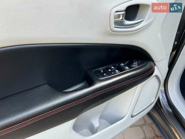 Зеленый Джип Компас, объемом двигателя 0 л и пробегом 160 тыс. км за 13800 $, фото 34 на Automoto.ua