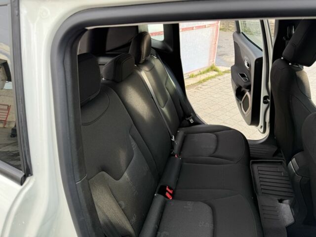 Білий Джип Інша, об'ємом двигуна 2.4 л та пробігом 177 тис. км за 13900 $, фото 13 на Automoto.ua