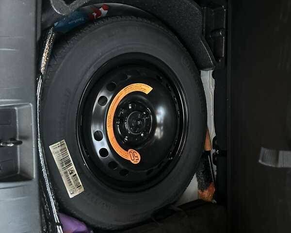 Белый Джип Другая, объемом двигателя 2.4 л и пробегом 77 тыс. км за 8600 $, фото 18 на Automoto.ua