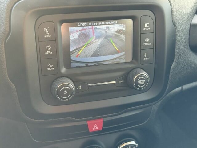 Білий Джип Інша, об'ємом двигуна 2.4 л та пробігом 177 тис. км за 13900 $, фото 19 на Automoto.ua