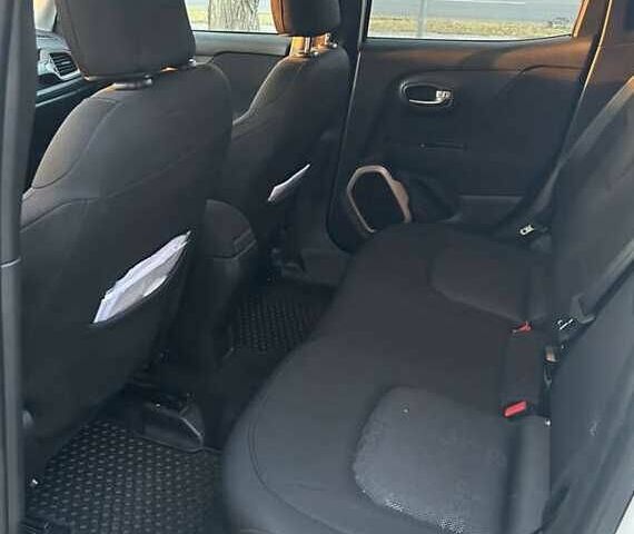 Белый Джип Другая, объемом двигателя 2.4 л и пробегом 77 тыс. км за 8600 $, фото 15 на Automoto.ua