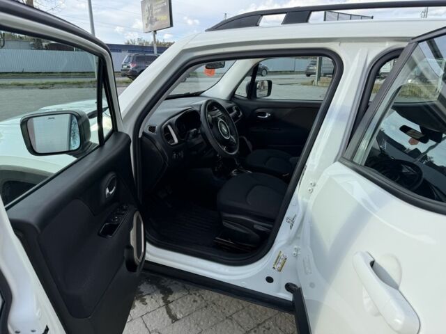 Білий Джип Інша, об'ємом двигуна 2.4 л та пробігом 177 тис. км за 13900 $, фото 7 на Automoto.ua