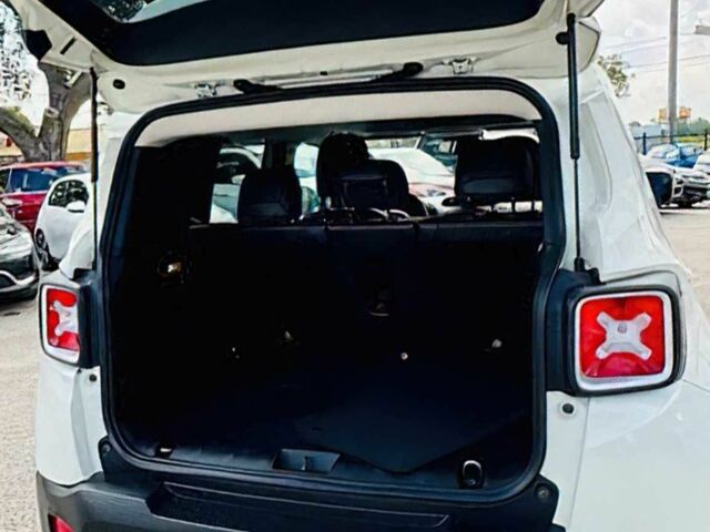 Джип Другая 2016 в Кропивницком (Кировограде) на Automoto.ua Белый Джип Другая, объемом двигателя 2.4 л и пробегом 73 тыс. км за 5600 $, фото 6 на Automoto.ua