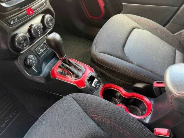 Белый Джип Другая, объемом двигателя 2.4 л и пробегом 88 тыс. км за 7800 $, фото 10 на Automoto.ua