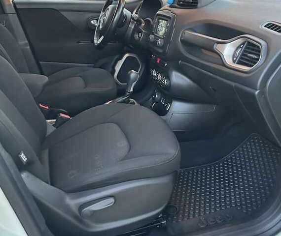 Белый Джип Другая, объемом двигателя 2.4 л и пробегом 77 тыс. км за 8600 $, фото 14 на Automoto.ua