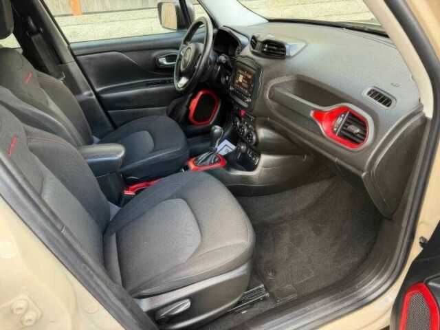 Белый Джип Другая, объемом двигателя 2.4 л и пробегом 88 тыс. км за 7800 $, фото 7 на Automoto.ua