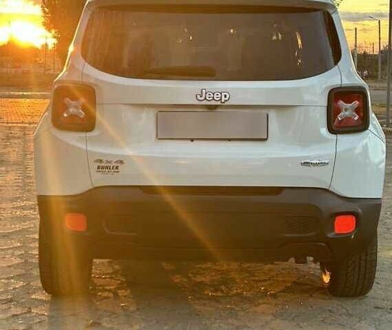 Белый Джип Другая, объемом двигателя 2.4 л и пробегом 77 тыс. км за 8600 $, фото 3 на Automoto.ua