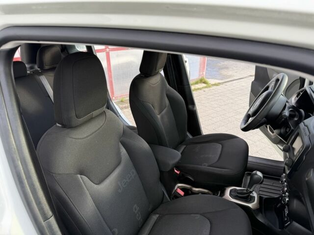 Білий Джип Інша, об'ємом двигуна 2.4 л та пробігом 177 тис. км за 13900 $, фото 12 на Automoto.ua