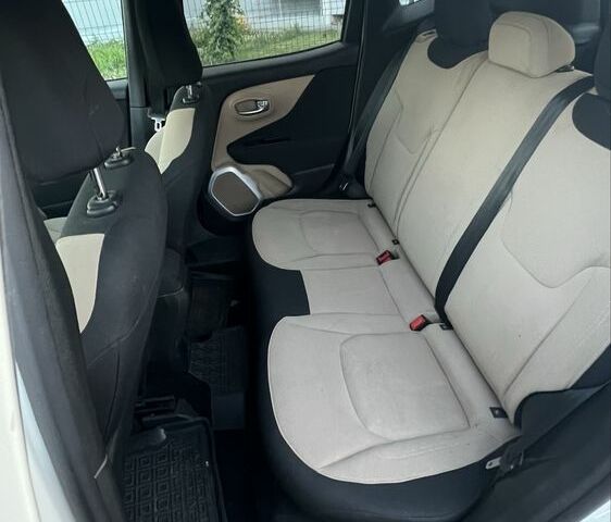 Белый Джип Другая, объемом двигателя 2.4 л и пробегом 111 тыс. км за 13000 $, фото 7 на Automoto.ua