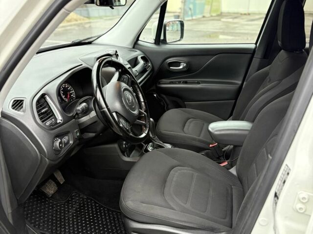 Білий Джип Інша, об'ємом двигуна 2.4 л та пробігом 230 тис. км за 12300 $, фото 21 на Automoto.ua