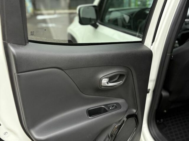 Білий Джип Інша, об'ємом двигуна 2.4 л та пробігом 230 тис. км за 12300 $, фото 16 на Automoto.ua