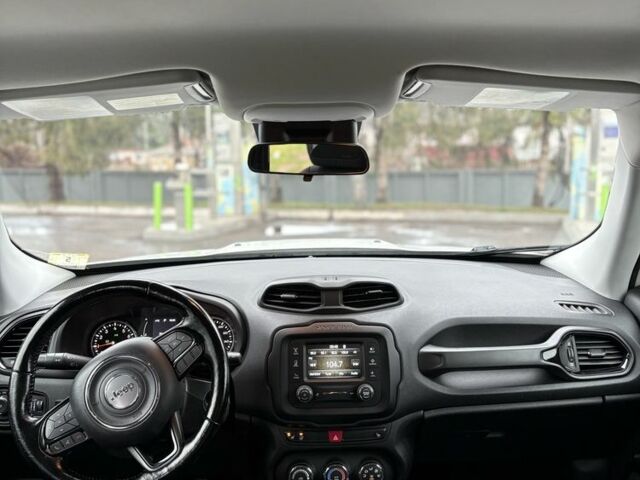 Білий Джип Інша, об'ємом двигуна 2.4 л та пробігом 230 тис. км за 12300 $, фото 17 на Automoto.ua