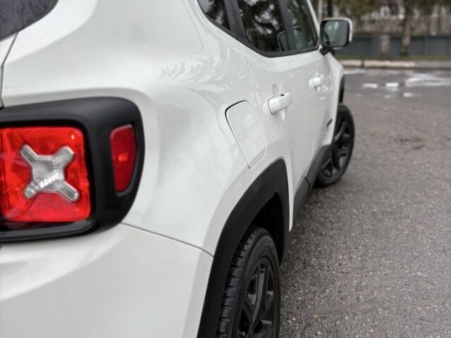 Білий Джип Інша, об'ємом двигуна 2.4 л та пробігом 230 тис. км за 12300 $, фото 12 на Automoto.ua