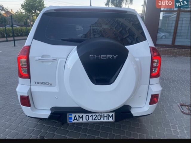 Белый Джип Другая, объемом двигателя 1.6 л и пробегом 88 тыс. км за 8600 $, фото 2 на Automoto.ua