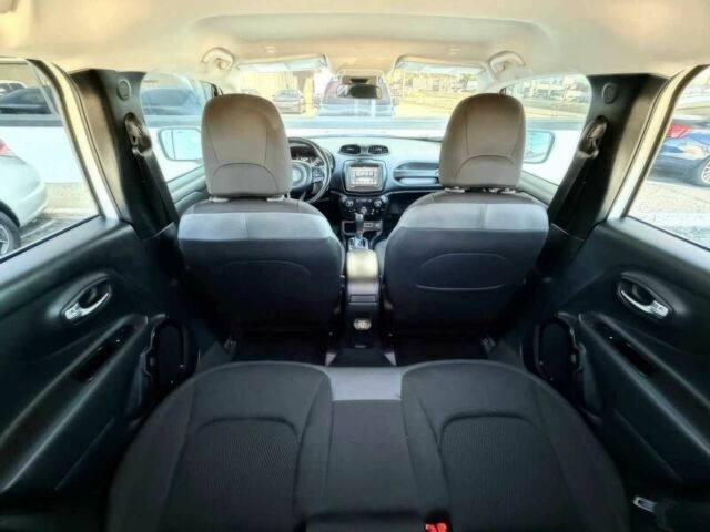 Белый Джип Другая, объемом двигателя 2.4 л и пробегом 34 тыс. км за 10200 $, фото 10 на Automoto.ua