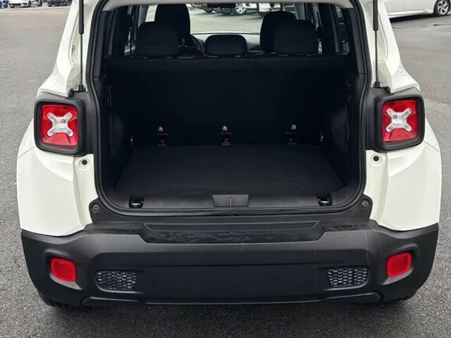 Белый Джип Другая, объемом двигателя 2.4 л и пробегом 32 тыс. км за 4000 $, фото 13 на Automoto.ua