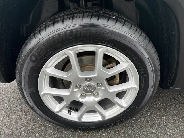 Белый Джип Другая, объемом двигателя 2.4 л и пробегом 32 тыс. км за 4000 $, фото 14 на Automoto.ua