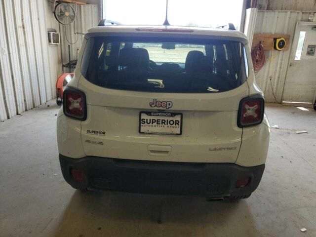 Белый Джип Другая, объемом двигателя 1.3 л и пробегом 70 тыс. км за 2500 $, фото 5 на Automoto.ua