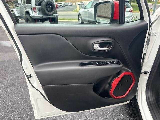 Белый Джип Другая, объемом двигателя 1.3 л и пробегом 24 тыс. км за 7000 $, фото 8 на Automoto.ua