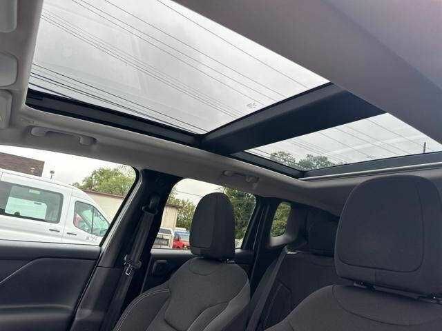 Белый Джип Другая, объемом двигателя 1.3 л и пробегом 24 тыс. км за 7000 $, фото 11 на Automoto.ua