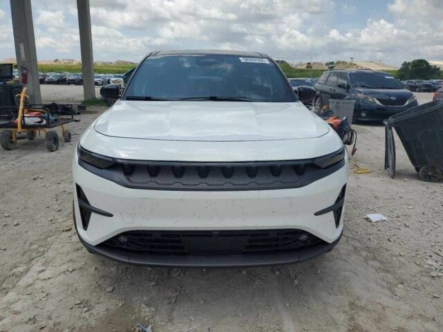 Белый Джип Другая, объемом двигателя 0 л и пробегом 4 тыс. км за 35000 $, фото 1 на Automoto.ua