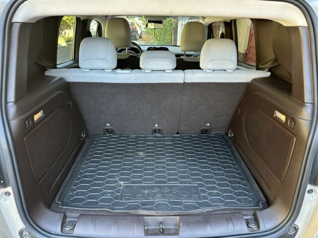 Бежевый Джип Другая, объемом двигателя 2.4 л и пробегом 83 тыс. км за 11950 $, фото 14 на Automoto.ua