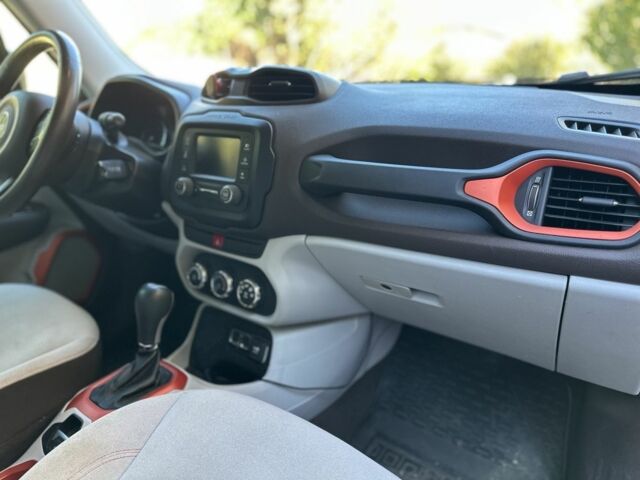 Бежевый Джип Другая, объемом двигателя 2.4 л и пробегом 83 тыс. км за 11950 $, фото 12 на Automoto.ua