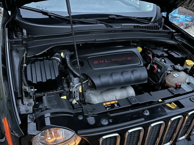 Черный Джип Другая, объемом двигателя 2.4 л и пробегом 148 тыс. км за 11500 $, фото 7 на Automoto.ua