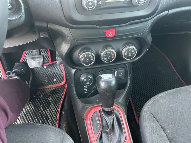 Чорний Джип Інша, об'ємом двигуна 2.4 л та пробігом 160 тис. км за 8500 $, фото 12 на Automoto.ua