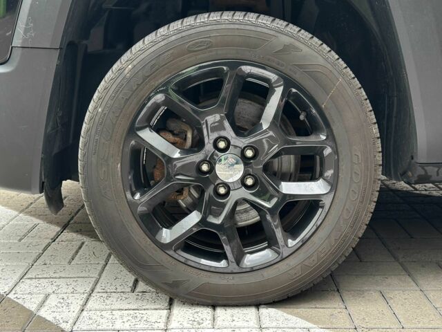 Черный Джип Другая, объемом двигателя 2.4 л и пробегом 313 тыс. км за 12500 $, фото 5 на Automoto.ua